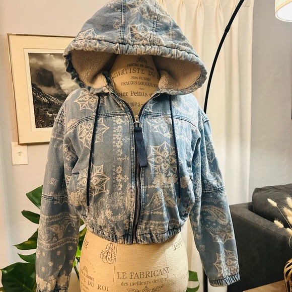 Ashley Vintage Charm Jackets & Blazers - Ashley Vintage Charm Women’s Cropped Sherpa Lined Jacket